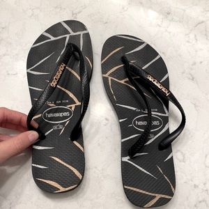 Havaianas black slim flip flops